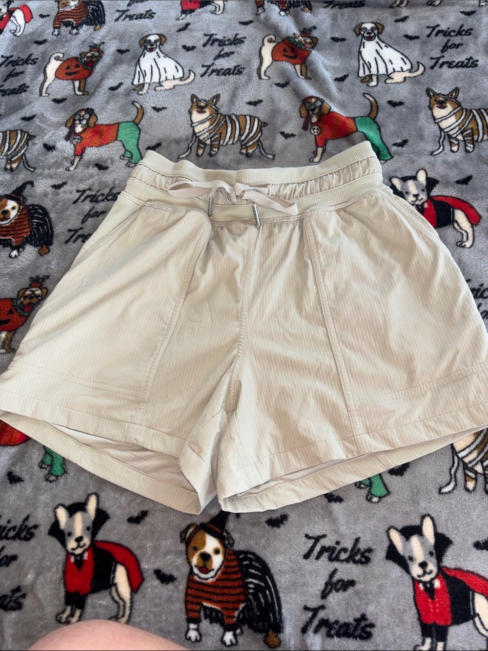 Lululemon Dance Studio High-Rise Short 3.5"
Mojave Tan